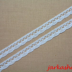 1 m cotton lace ribbon in white 10 mm