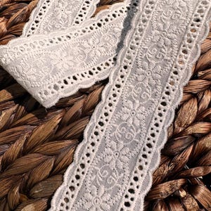 Embroidered cotton Lace trim 2 inches (4,5cm) wide for Bridal, Crochet, Home Decor. Natural Off white Ribbon fabric for Bows